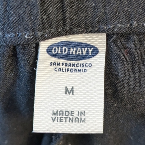 Old Navy Black Tapered Lightweight Cropped Summer Pants Size M - Picture 3 of 4